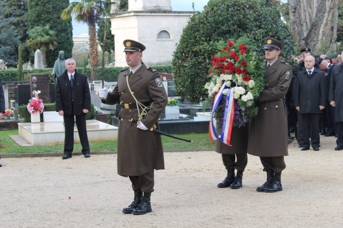 Položeni vijenci za žrtve Maslenice