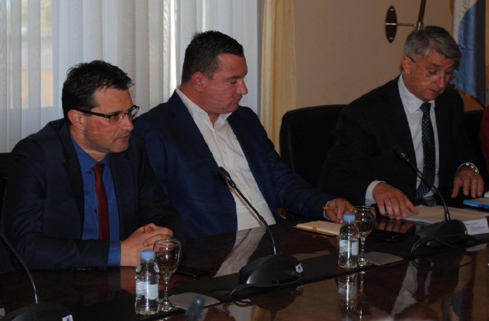 Sastanak župana Longina s (grado)načelnicima: Aktivacija državne imovine ključ razvoja