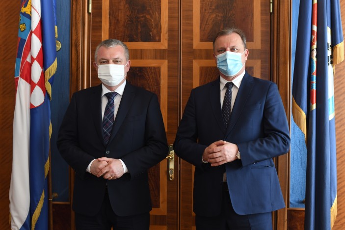 Partnerstvo grada i države na projektu Ravnice